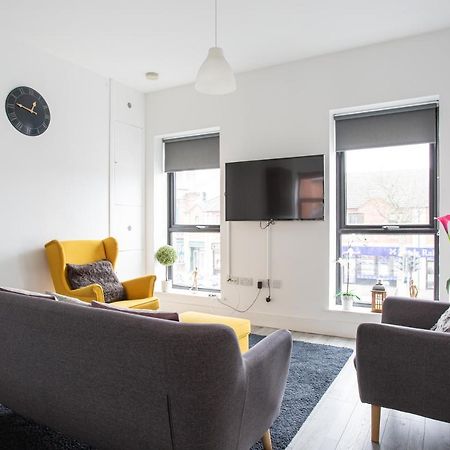 Modern Luxury Apartment, Sleeps 6, Best Location Belfast Esterno foto