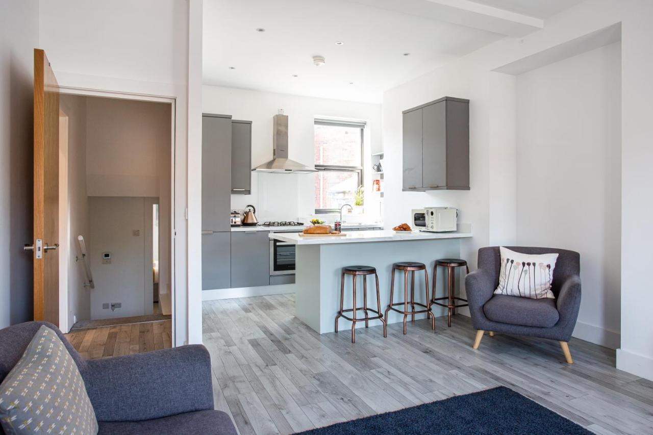 Modern Luxury Apartment, Sleeps 6, Best Location Belfast Esterno foto