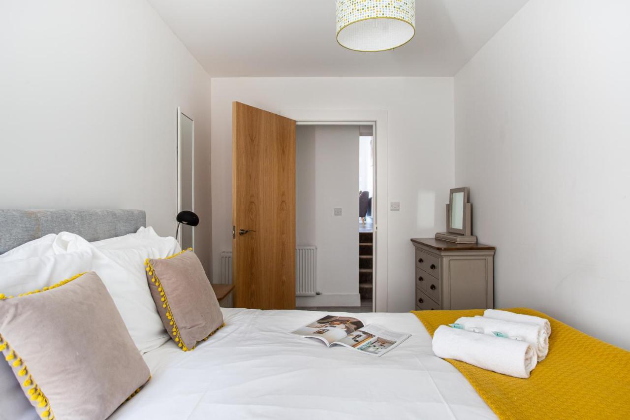 Modern Luxury Apartment, Sleeps 6, Best Location Belfast Esterno foto