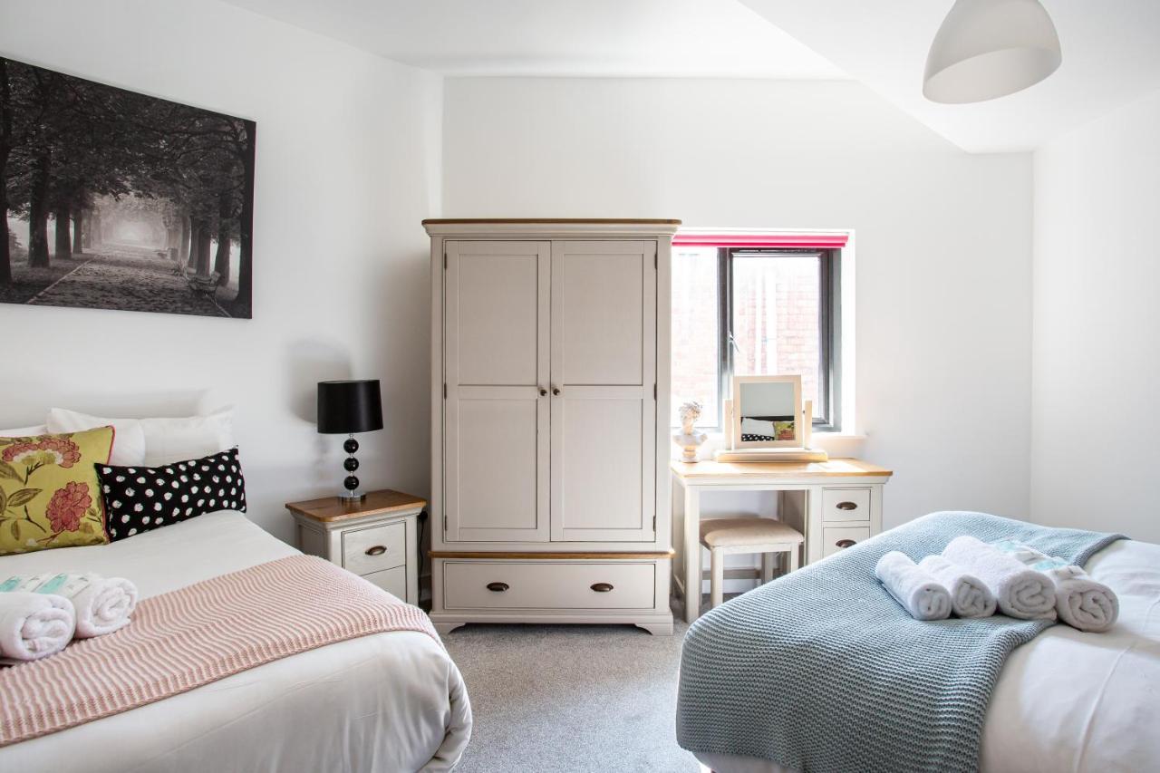 Modern Luxury Apartment, Sleeps 6, Best Location Belfast Esterno foto