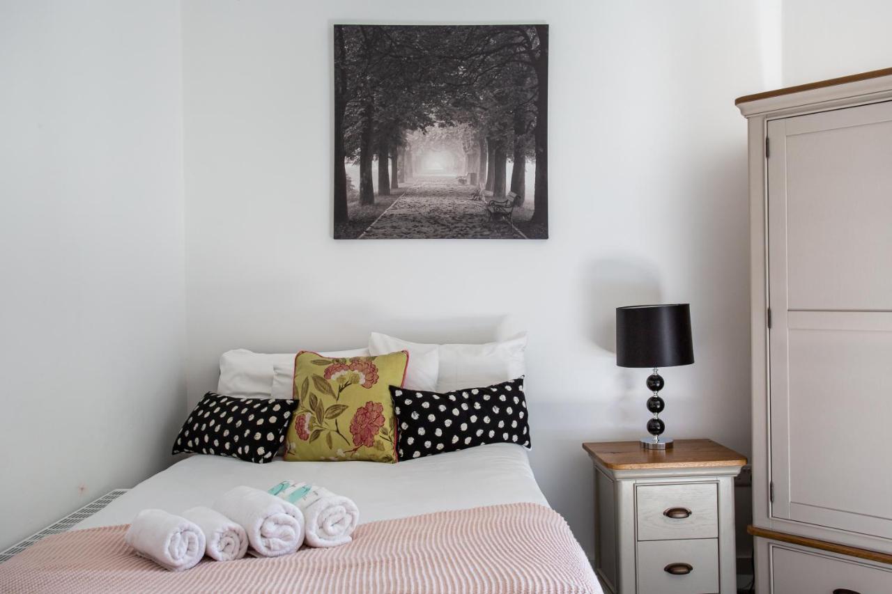 Modern Luxury Apartment, Sleeps 6, Best Location Belfast Esterno foto