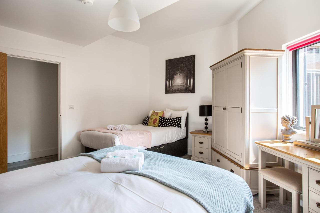 Modern Luxury Apartment, Sleeps 6, Best Location Belfast Esterno foto