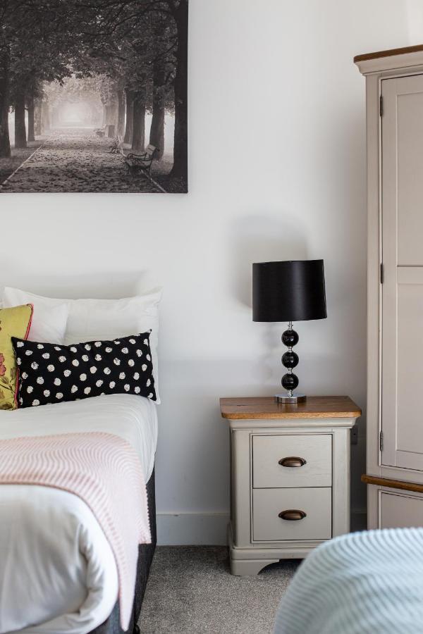 Modern Luxury Apartment, Sleeps 6, Best Location Belfast Esterno foto